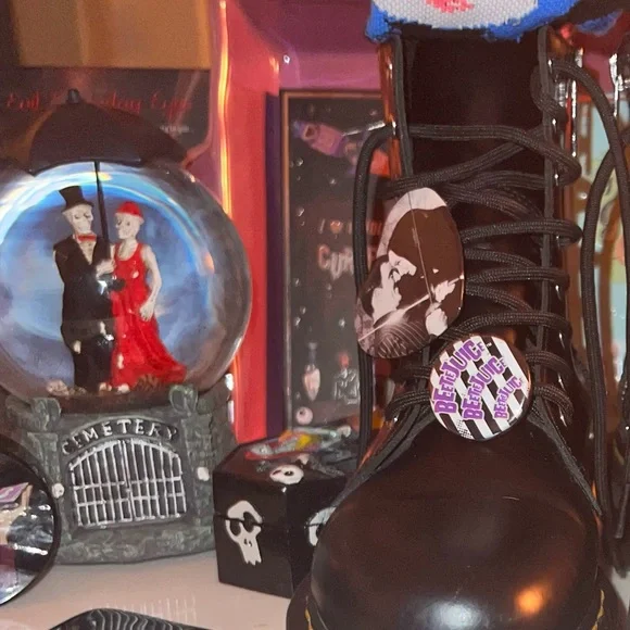 Authentic Hello Kitty Dr Marten Platform boots! Dollskill - Picture 11 of 16